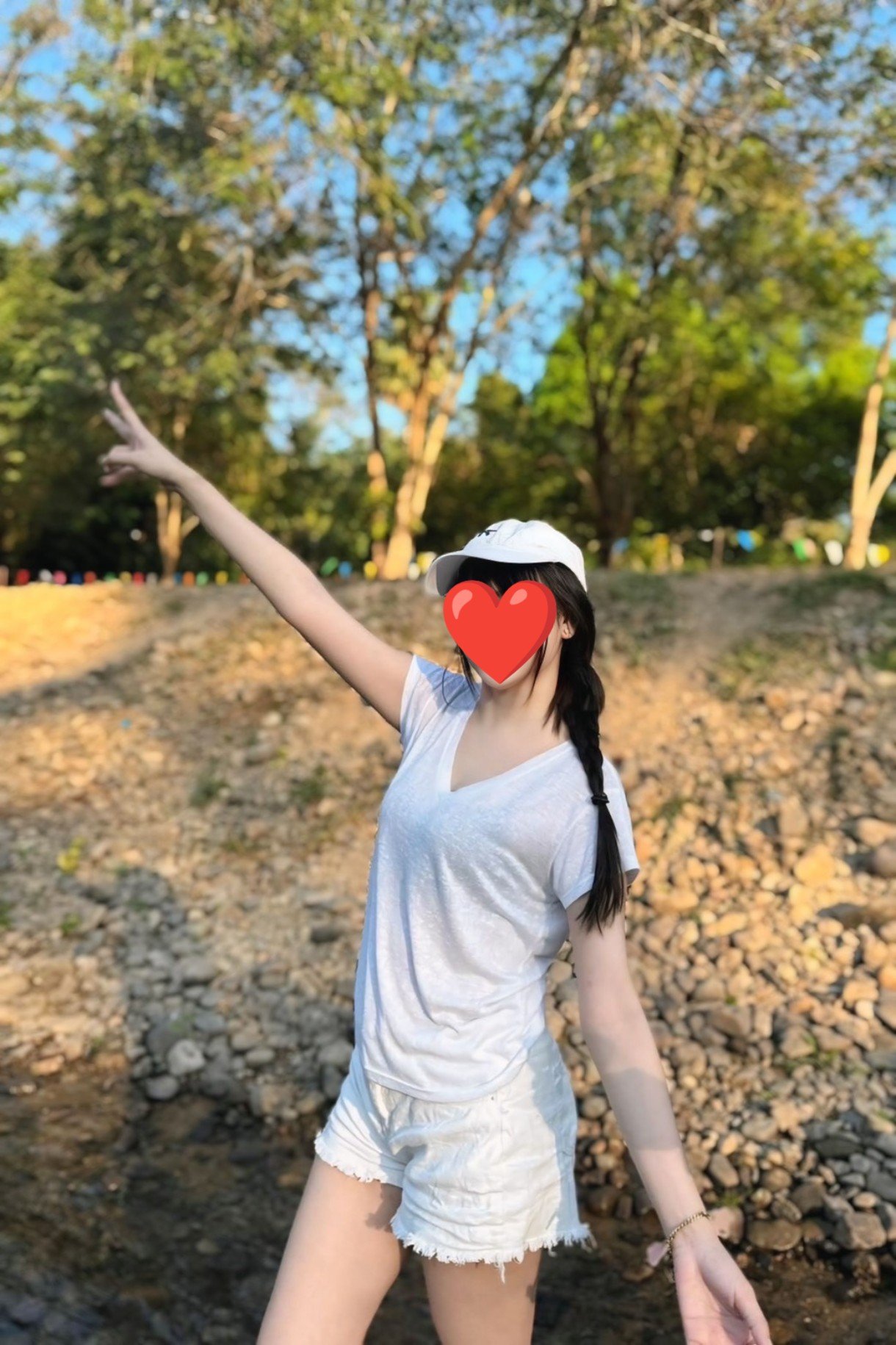 รูปที่ 3 จาก 4 ของ Julie จากคลองเตย, กรุงเทพมหานคร