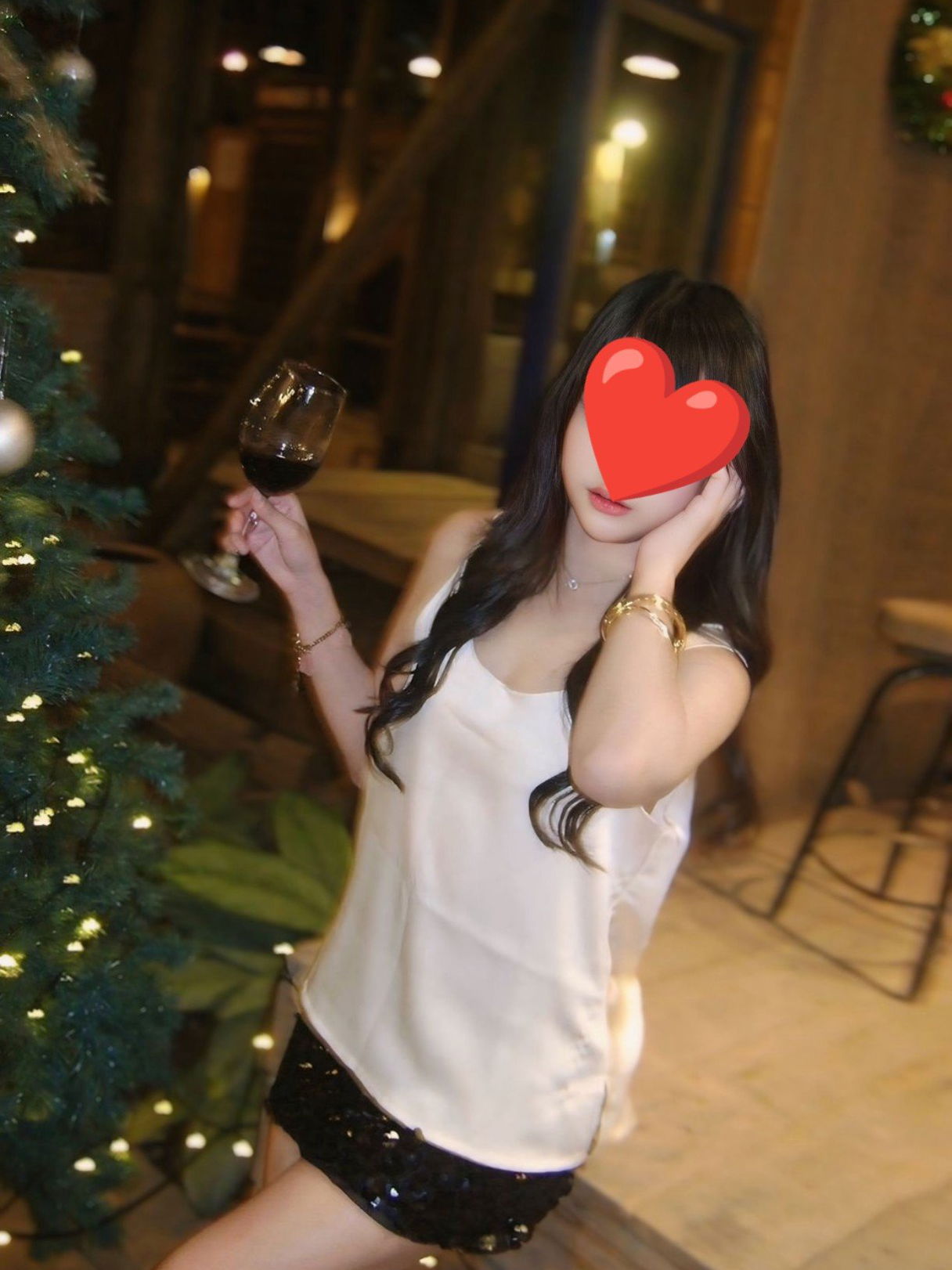 รูปที่ 1 จาก 4 ของ Julie จากคลองเตย, กรุงเทพมหานคร
