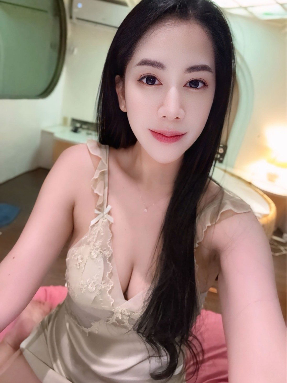 Photo 1 of 4 of น้องแอนนี่ (Annie) from Khlong Toei, Bangkok
