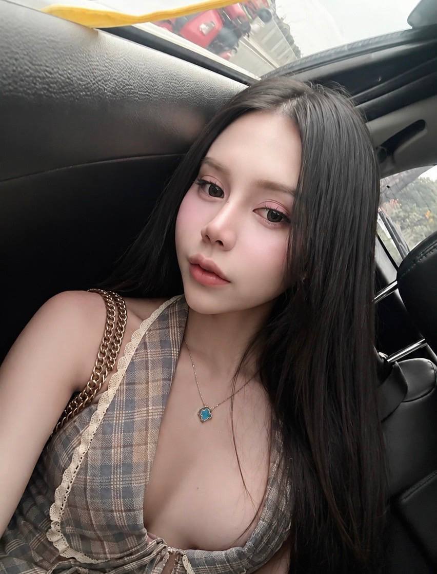 รูปที่ 2 จาก 5 ของ พลอยสาวสอง จากปากเกร็ด, นนทบุรี