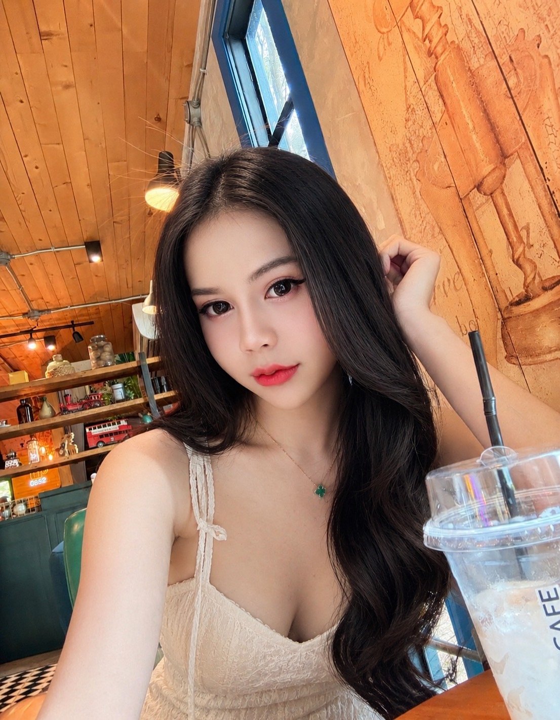 รูปที่ 4 จาก 5 ของ พลอยสาวสอง จากปากเกร็ด, นนทบุรี