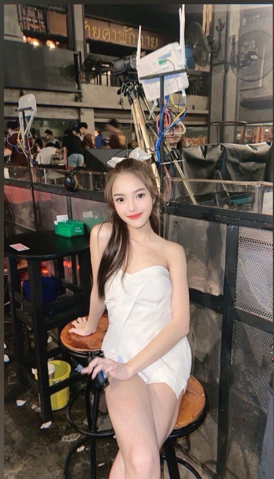 รูปที่ 3 จาก 3 ของ แพรไหม จากเมืองนนทบุรี, นนทบุรี