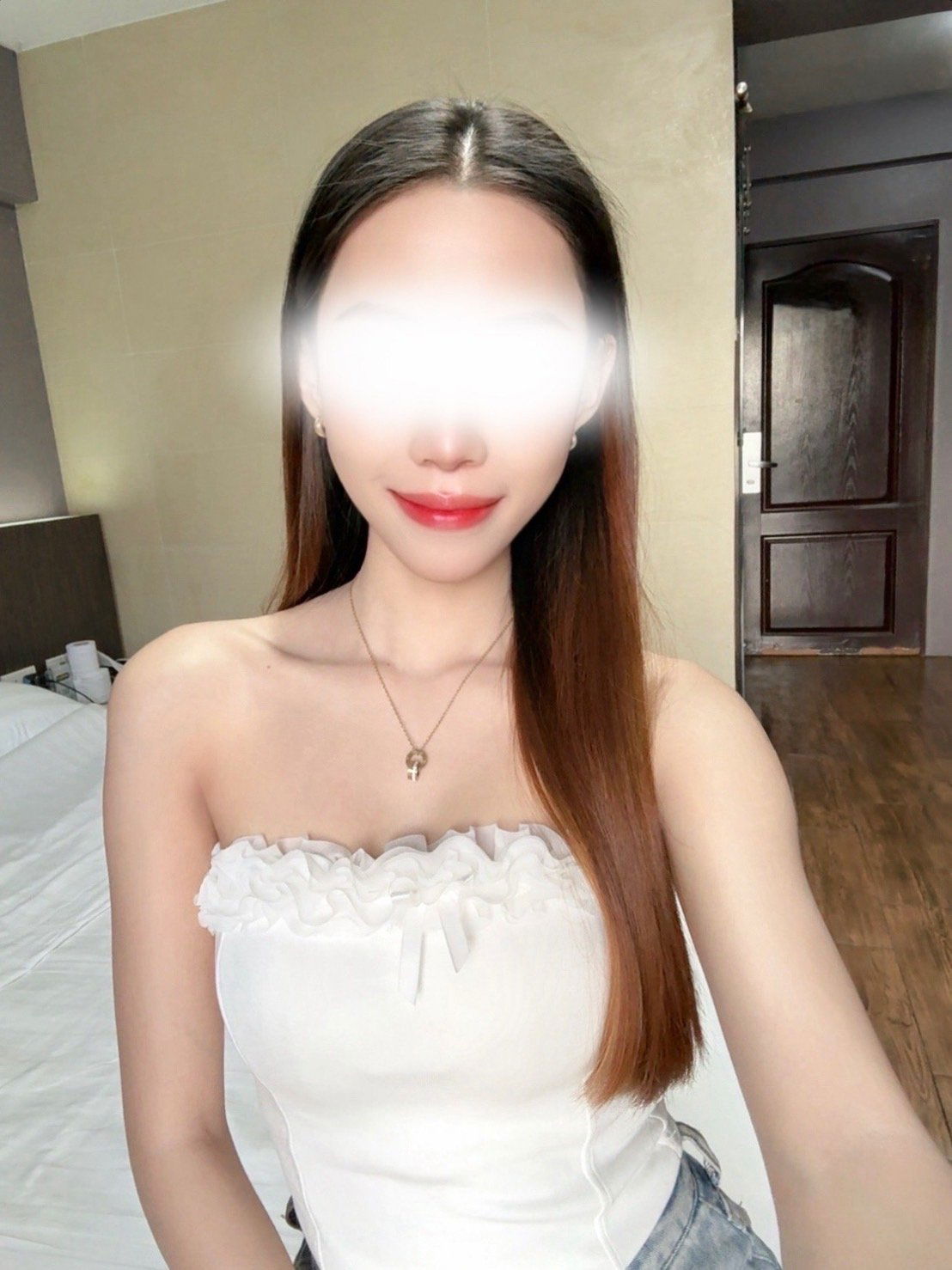 Photo 1 of 3 of Lingling หลิงหลิง from Huai Khwang, Bangkok