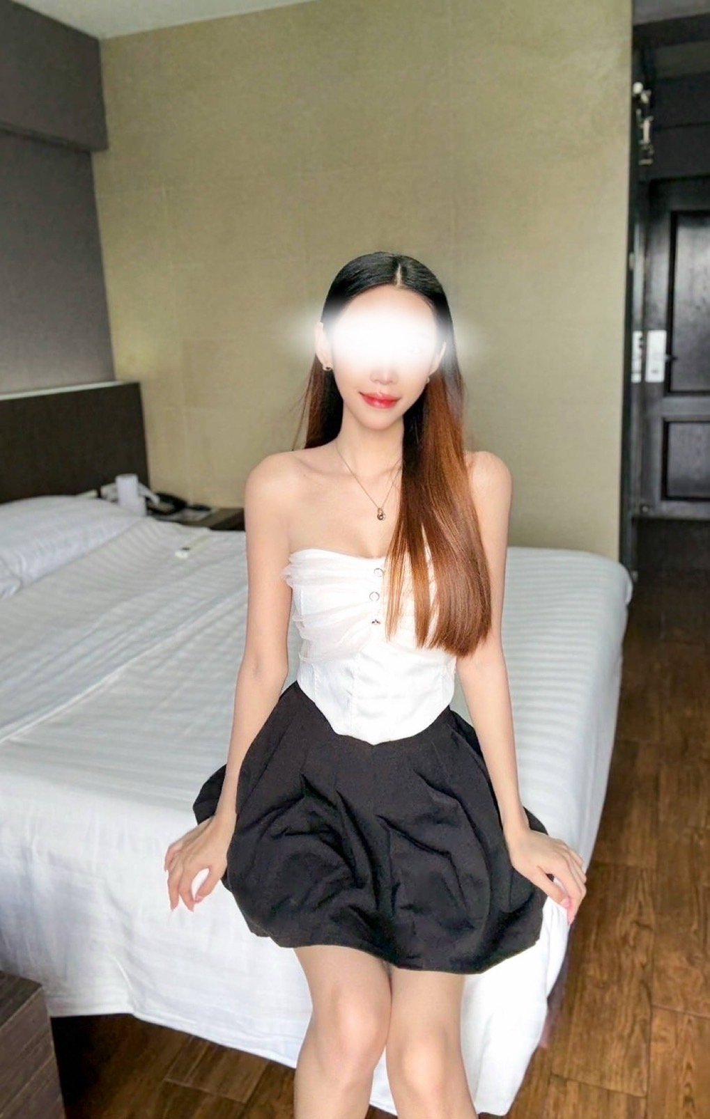 Photo 3 of 3 of Lingling หลิงหลิง from Huai Khwang, Bangkok