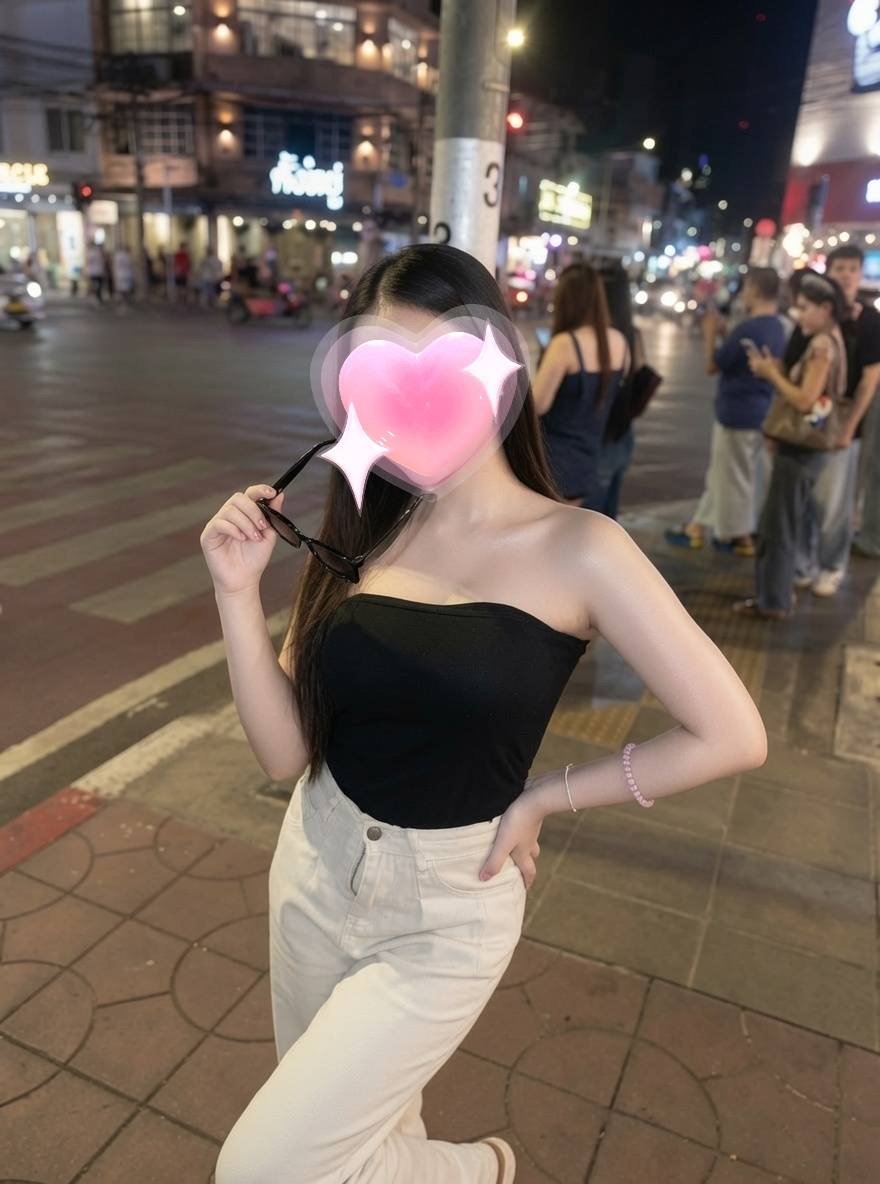 Photo 2 of 4 of Tita from Khlong Toei, Bangkok