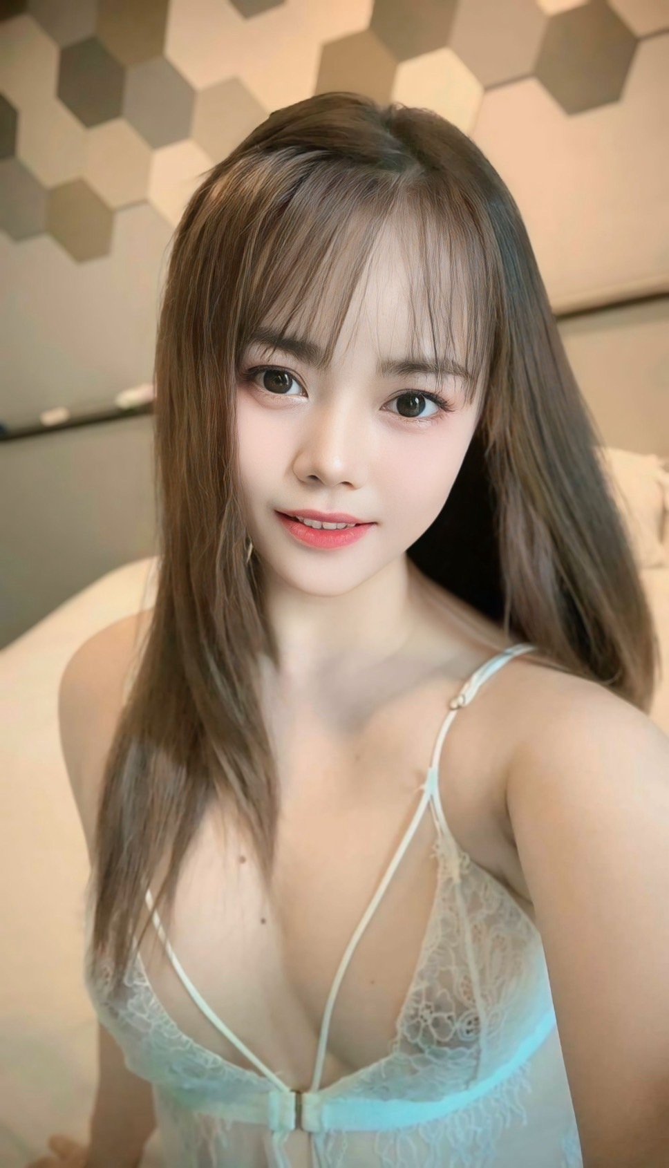 Profile photo of น้องน้ำตาล (Namtan) from Khlong Toei, Bangkok - Verified