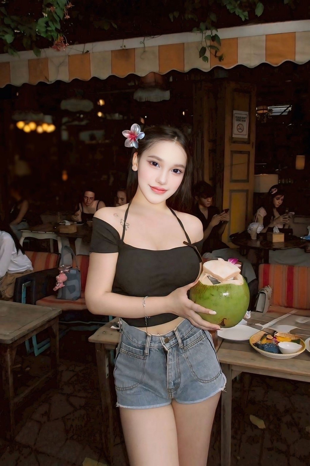 Photo 3 of 4 of น้องเมซี่ (Mesy) from Khlong Toei, Bangkok
