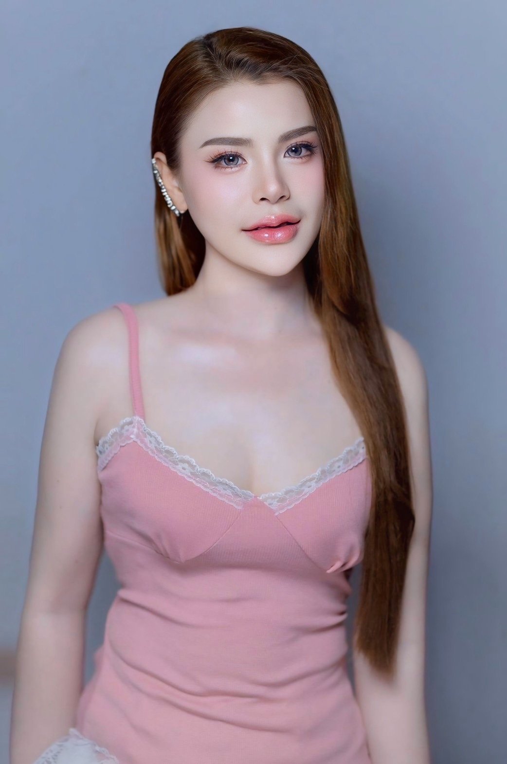 Profile photo of น้องต้า (Tar) from Khlong Toei, Bangkok - Verified