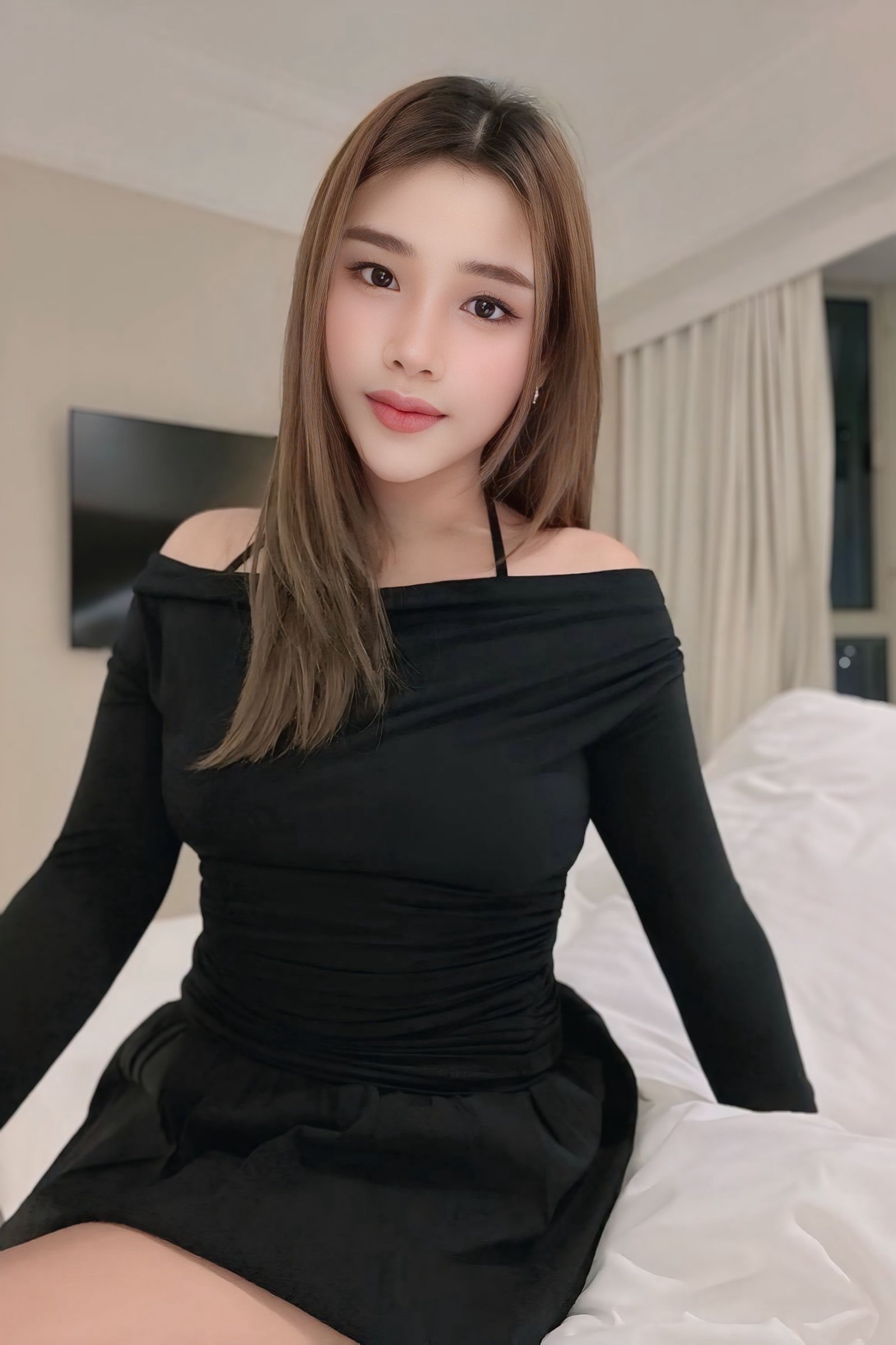 รูปที่ 4 จาก 4 ของ Maya จากคลองเตย, กรุงเทพมหานคร