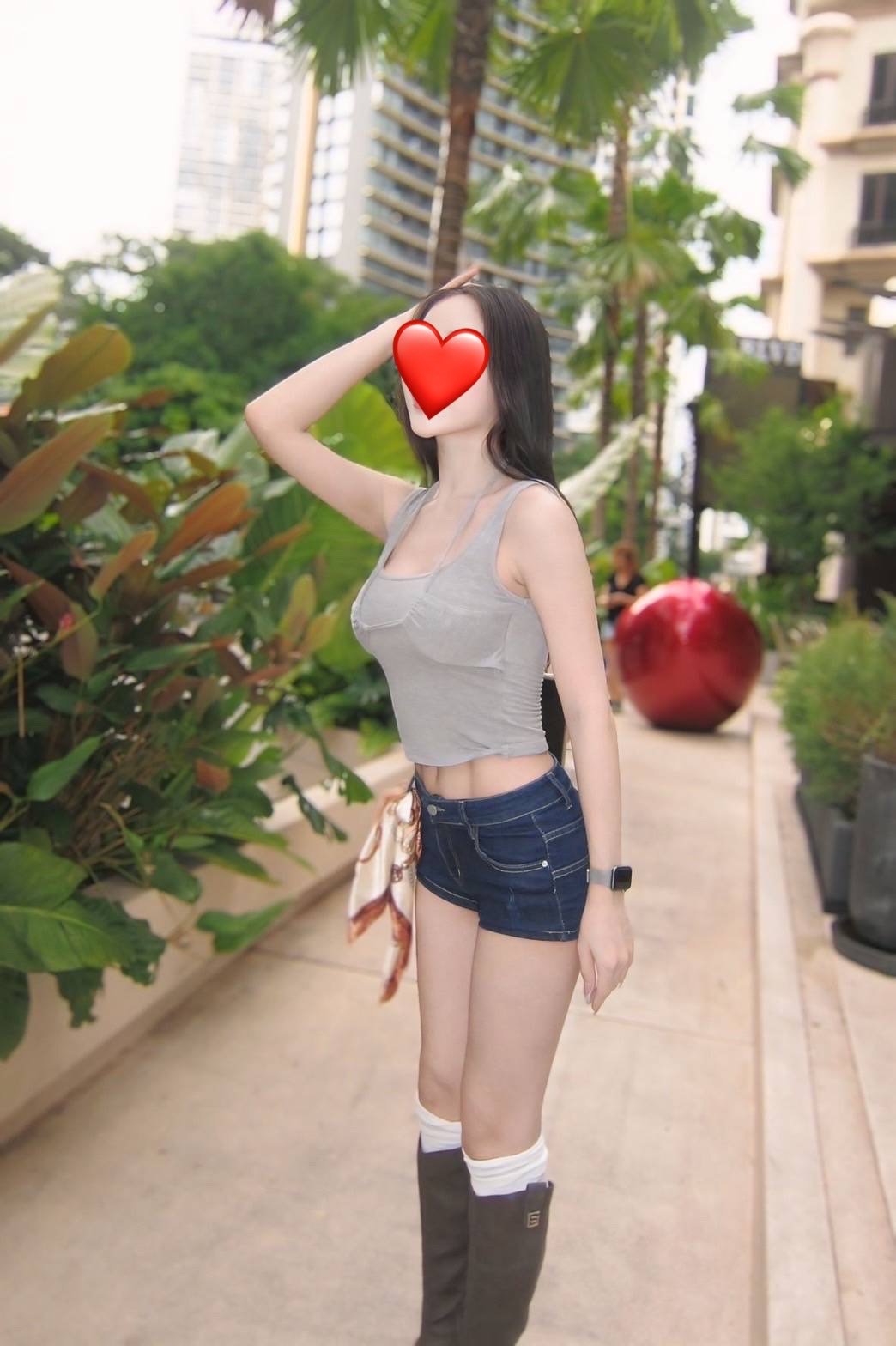 Photo 4 of 4 of Lookmee from Khlong Toei, Bangkok