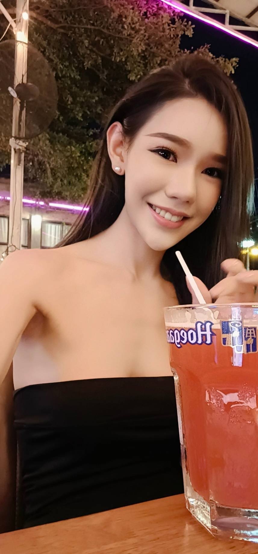 รูปที่ 6 จาก 6 ของ สาวสองบางนา จากบางนา, กรุงเทพมหานคร