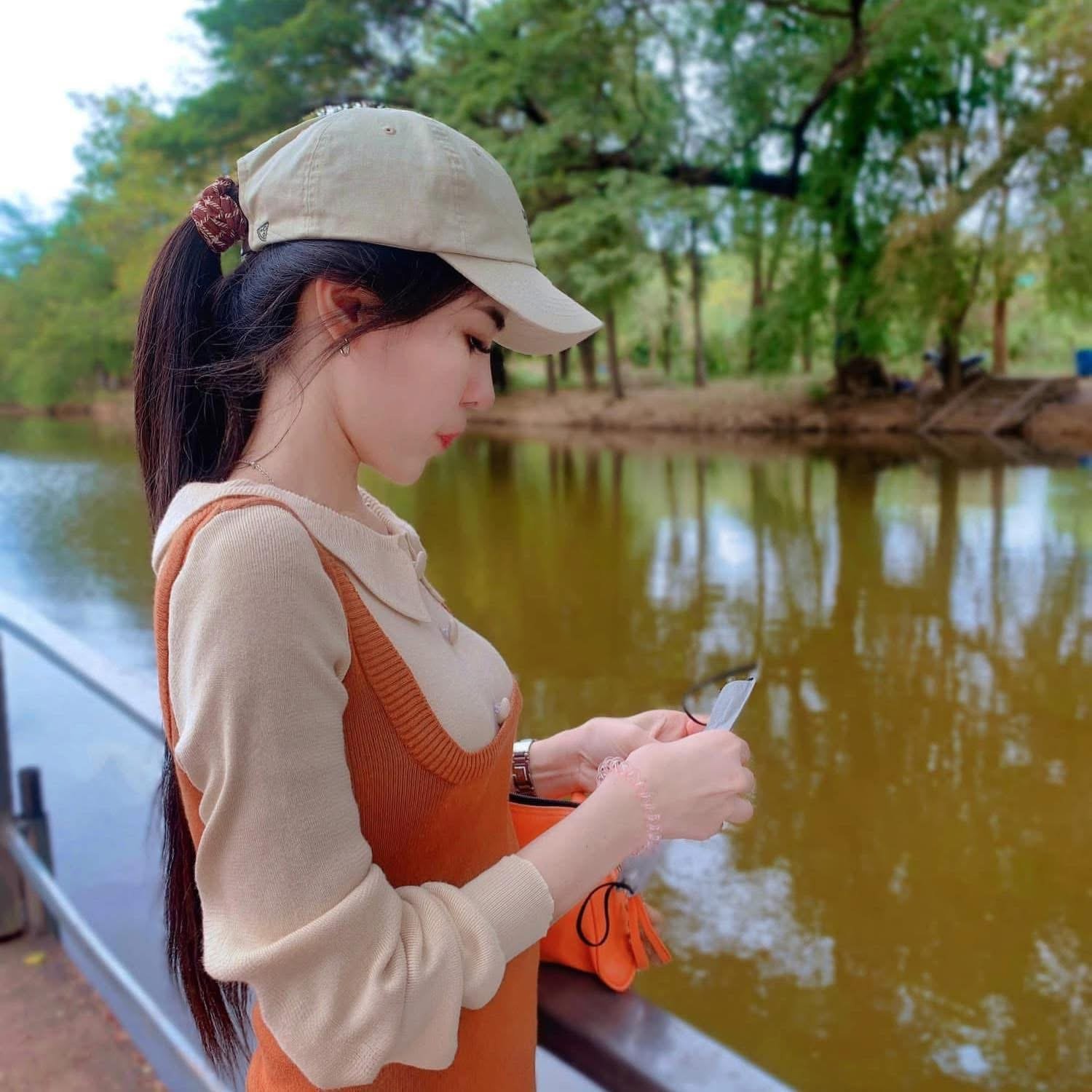 รูปที่ 5 จาก 5 ของ ทานตะวัน จากบางกะปิ, กรุงเทพมหานคร